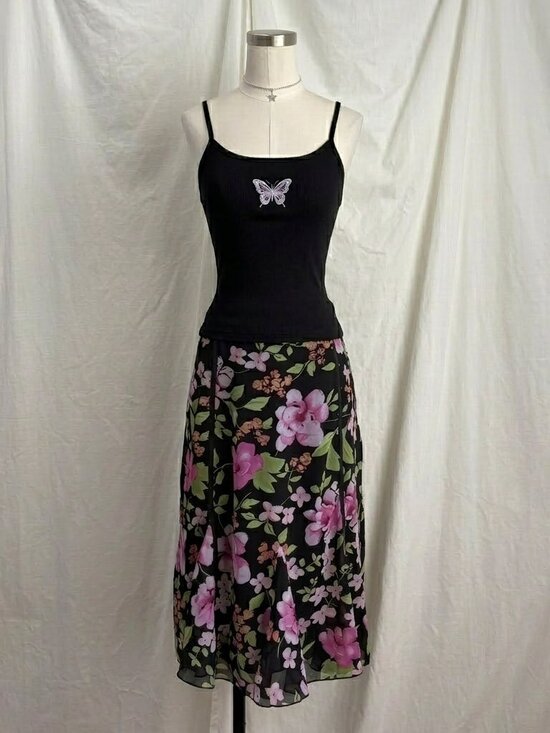 Avenue Dresses & Skirts - Y2K Floral Skirt Size 16